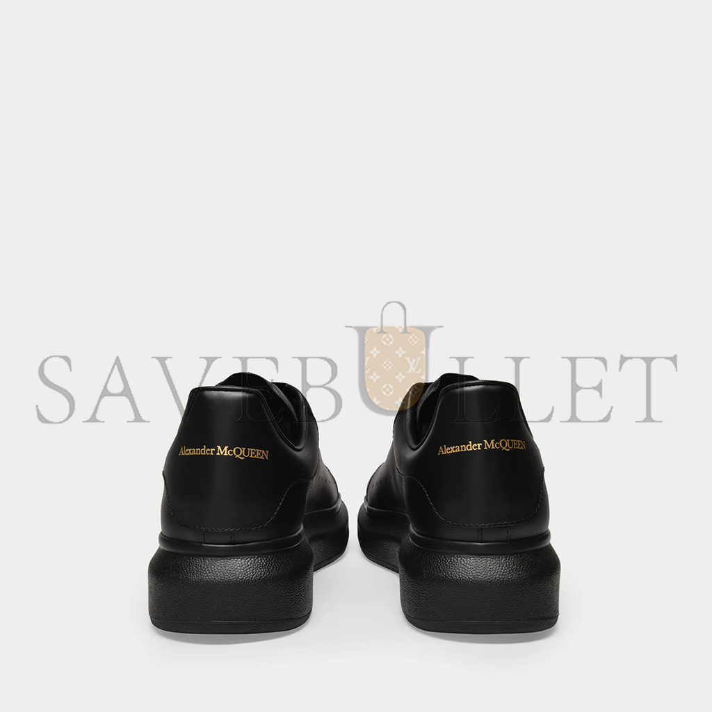 ALEXANDER MCQUEEN OVERSIZED SNEAKERS IN BLACK LEATHER AND BLACK HEEL 553761WHGP01000