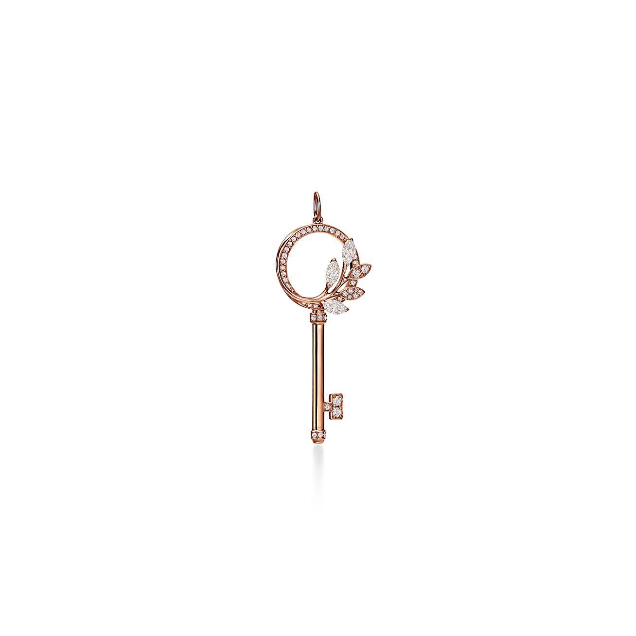 TIFFANY KEYS TIFFANY VICTORIA® DIAMOND VINE CIRCLE KEY IN 18K ROSE GOLD